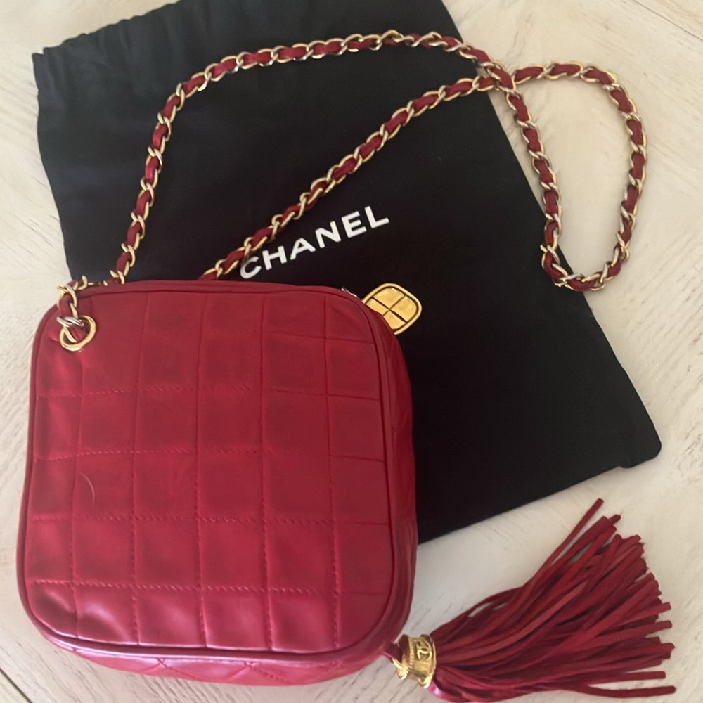 CHANEL